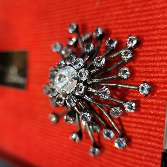 Vintage 1920 brooch, bursting star, silver and crystal - Picture 6 of 7